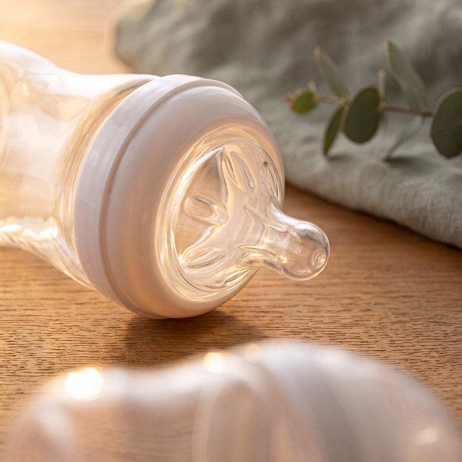 Designed to work with breastfeeding.
